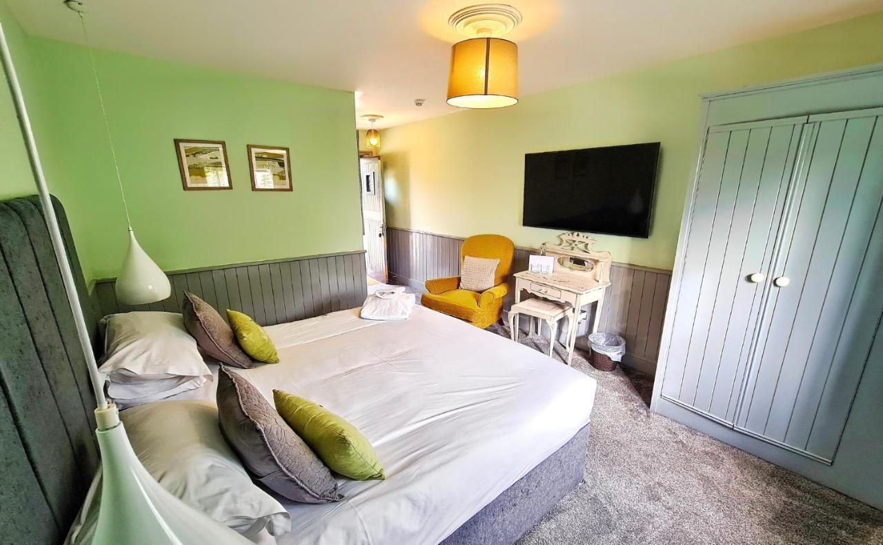 Blazing Donkey Countryside Retreat Hotel Sandwich Exterior photo